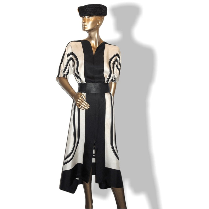 Hermes 2015 B/W Printed Brides de Gala Kaftan Long Twill Silk Dress Impressive and Rare! Hermes 2015 B/W Printed Brides de Gala Kaftan Long Twill Silk Dress Impressive and Rare!