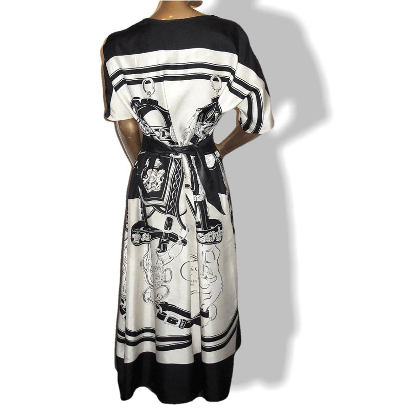 hermes dress Hermes 2015 B/W Printed Brides de Gala Kaftan Long Twill Silk Dress Impressive and Rare!