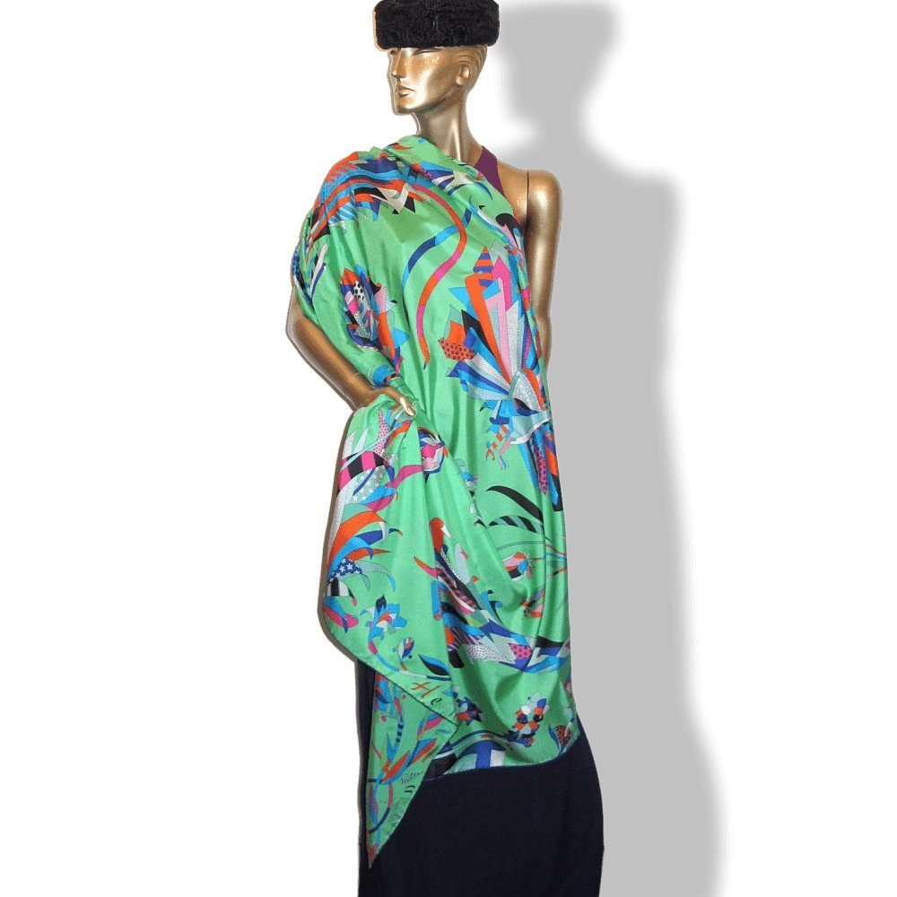 Hermes Paradis de Soie by Laetitia Bianchi Carre Geant Twill Plume 140