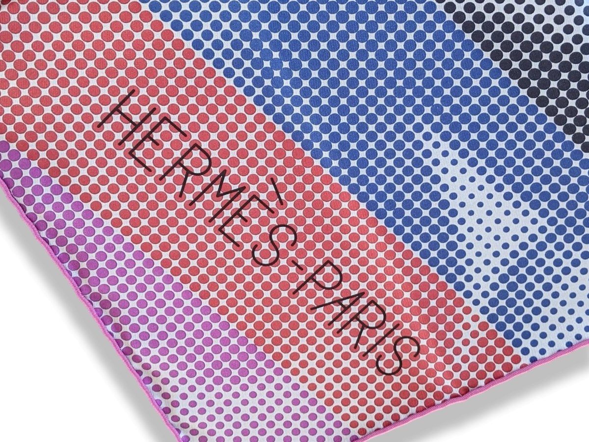 Hermes 2016 Grey/Pink/Blue Pointillism LE SAUT H by Cyrille Diatkine Twill Silk Carre 90, New!
