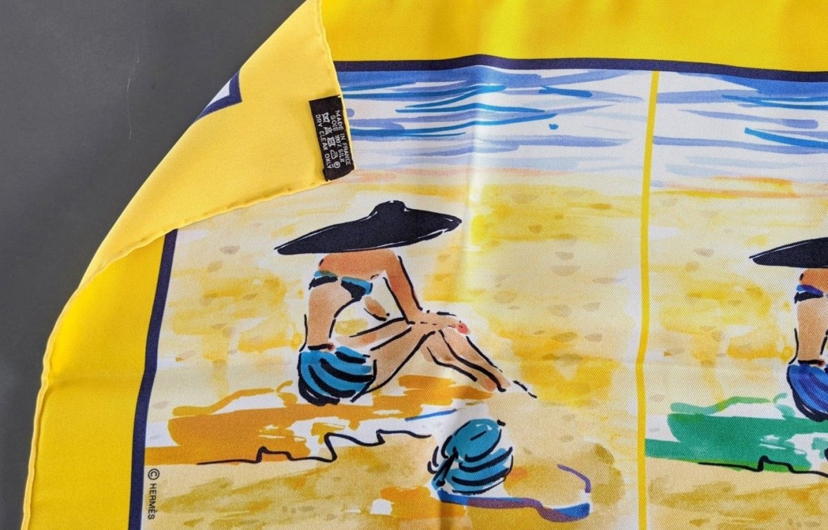 Hermes 2016 Jaune BAIN DE MER by Jean-Louis Clerc Vintage Silk 70