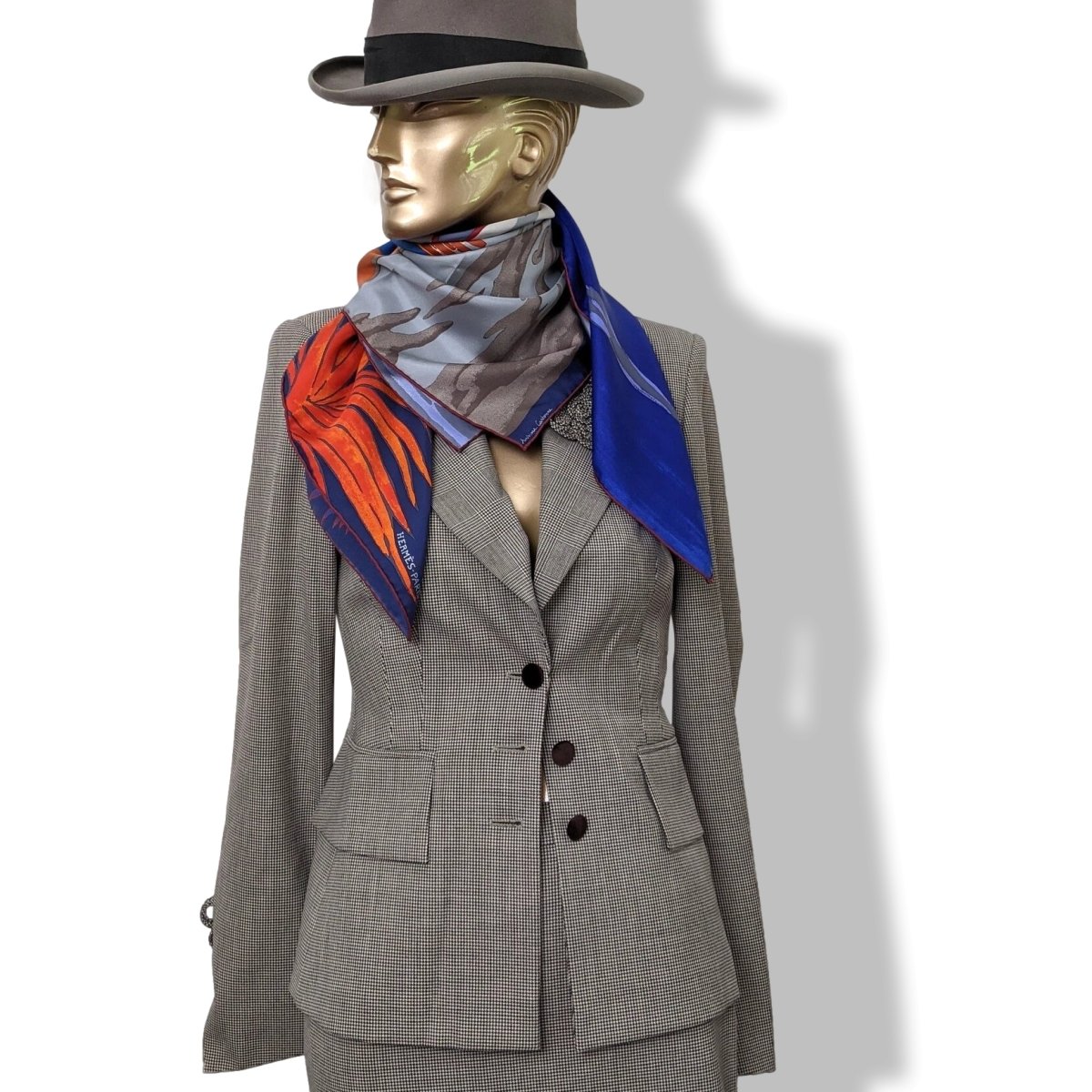 Hermes 2016 Night Blue Grey Brick AU BOUT DU MONDE by Antoine Carbonne Twill 90, New in Box!