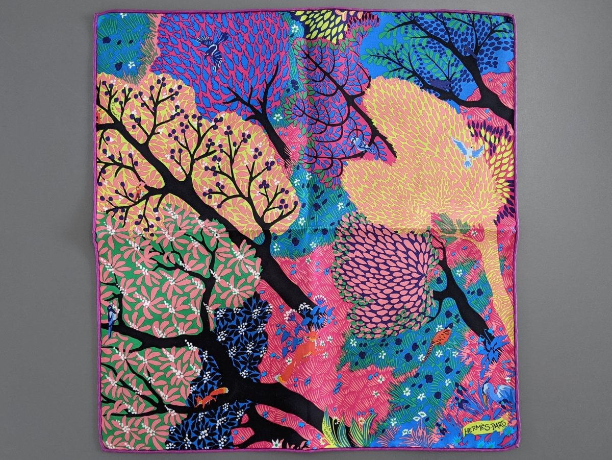 Hermes 2017 Fuchsia/vert/Rose Dans un Jardin Anglais by Alice Shirley Gavroche Carre Scarf 45 CM, Rare! - poupishop