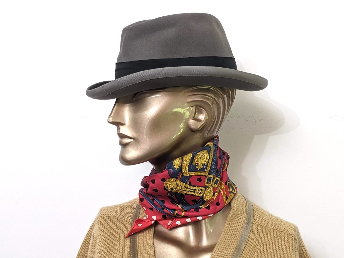 Hermes 2017 Red Burgundy Aged Gold BRIDES DE GALA LOVE Twill Gavroche Carre 45 CM, BNWT! - poupishop