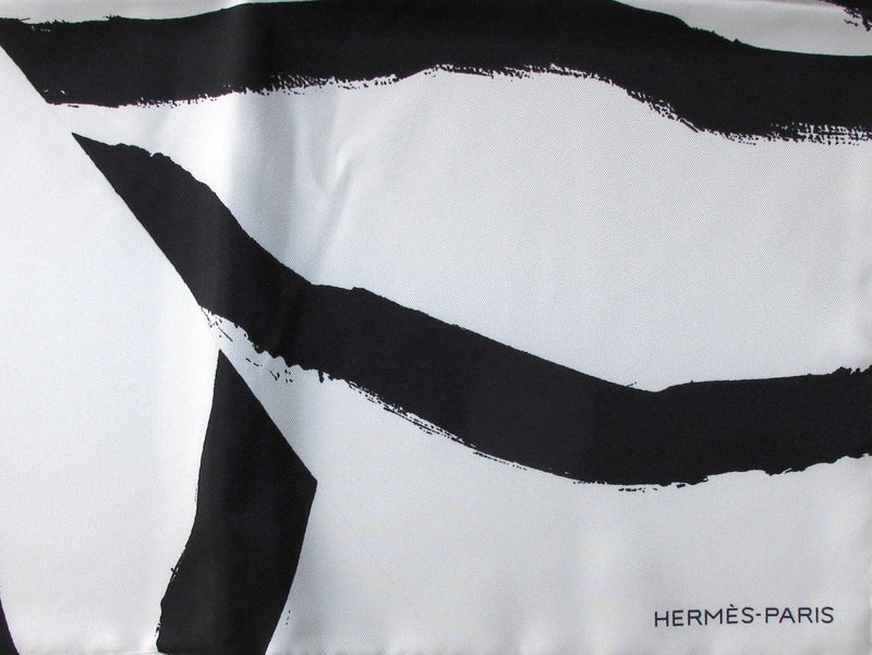 Hermes 2018 Black and White Rosace de Janos Ber Artistic Twill 90cm Scarf, NIB! - poupishop