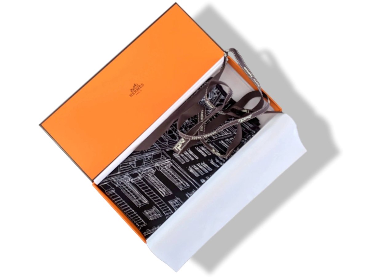 Hermes 2019 Noir/Blanc UN JARDIN SUR LE TOIT Gavroche Twill Carre 45 CM, BNWTIB!