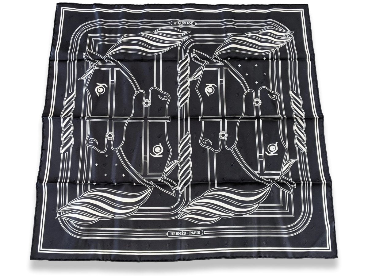 Hermes 2019 Noir/Creme Quadrige au Fil by Pierre Peron Jaquard Twill Silk Scarf 70 cm, BNIB!