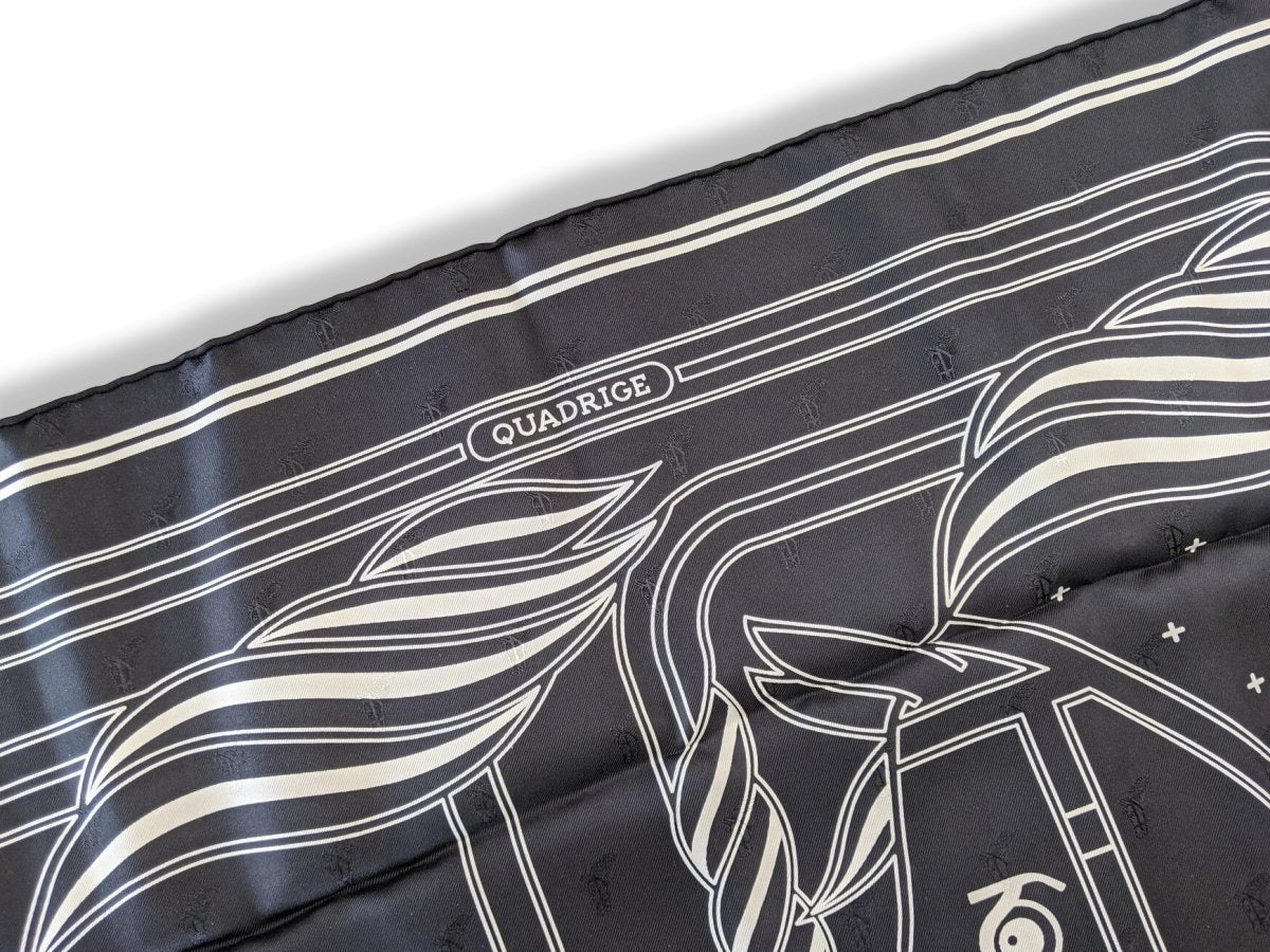 Hermes 2019 Noir/Creme Quadrige au Fil by Pierre Peron Jaquard Twill Silk Scarf 70 cm, BNIB!