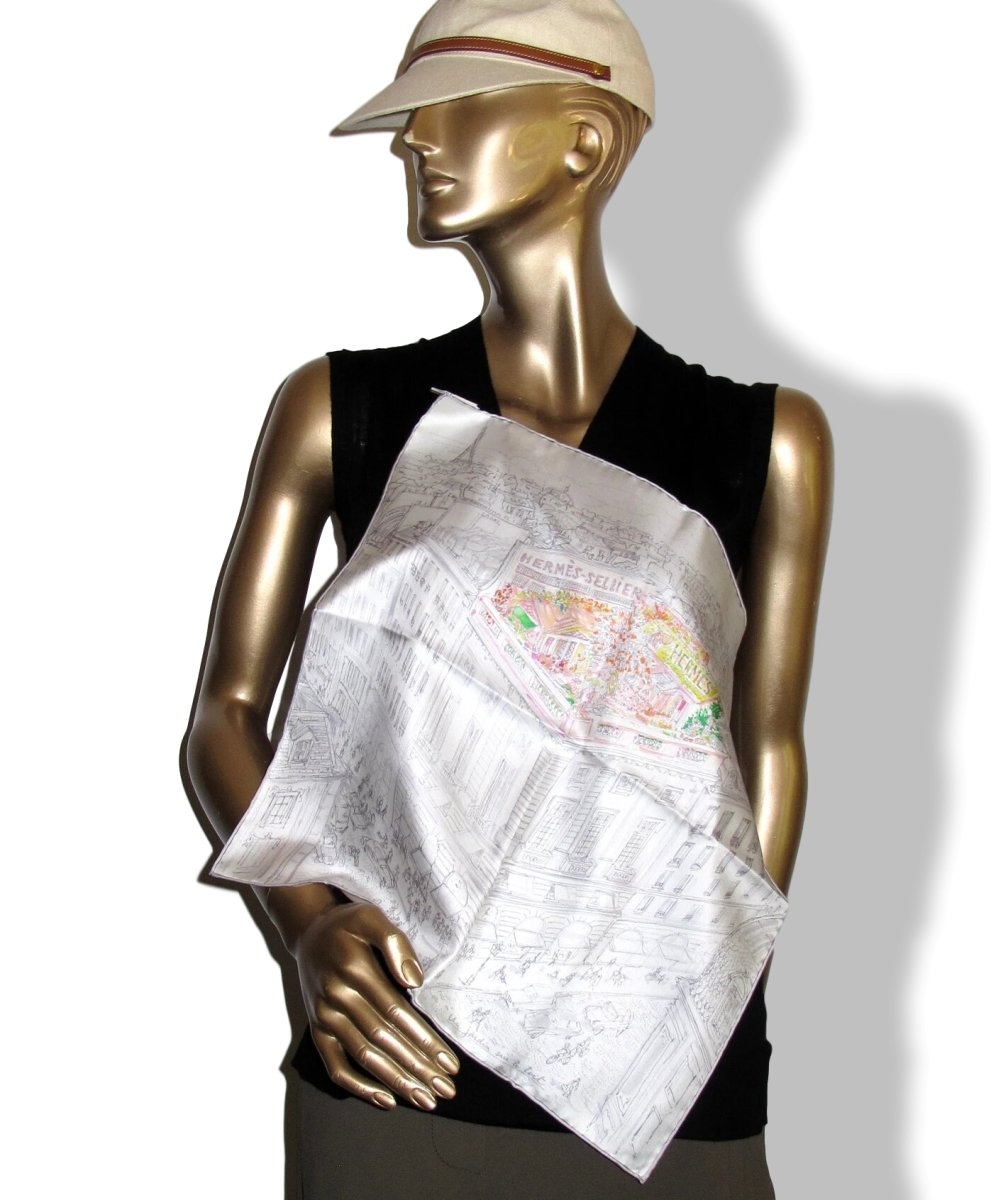 Hermes 2019 White/Grey/Mutli UN JARDIN SUR LE TOIT Gavroche Twill Carre 45 CM, BNEW!
