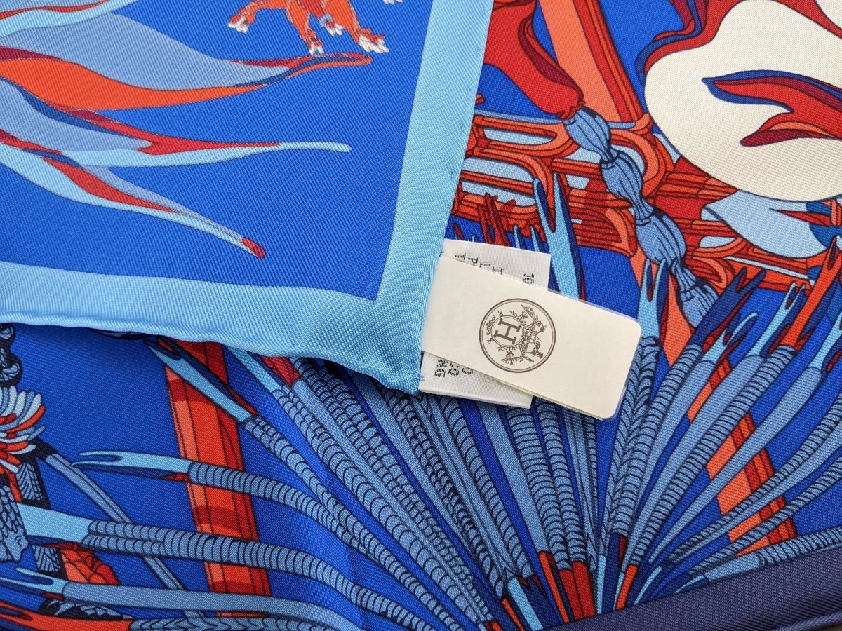 Hermes 2020 Bleu Royal/Rouge/Blanc "Fantaisues Botaniques Detail" by Virginie Jamin Twill Gavroche 45 cm, BNWT!