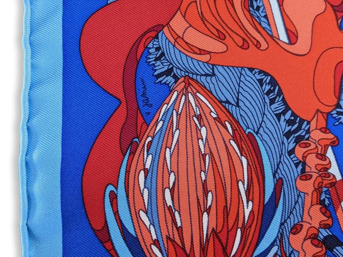 Hermes 2020 Bleu Royal/Rouge/Blanc "Fantaisues Botaniques Detail" by Virginie Jamin Twill Gavroche 45 cm, BNWT!