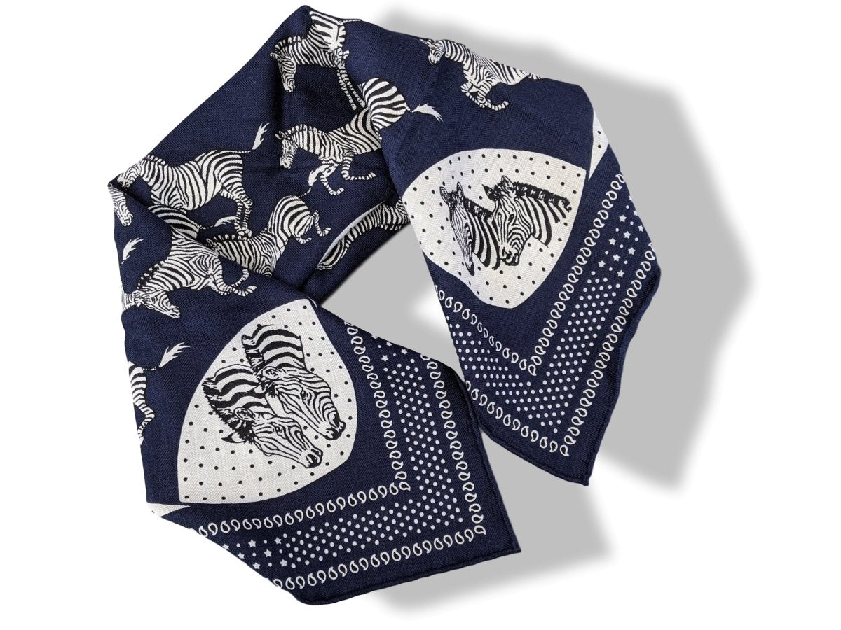 Hermes 2020 Marine/Blanc/Noir LES ZEBRES Zebras by Robert Dallet Cashmere Bandana 55, BNWT!