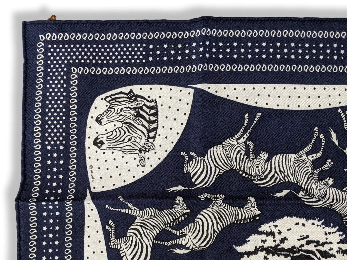 Hermes 2020 Marine/Blanc/Noir LES ZEBRES Zebras by Robert Dallet Cashmere Bandana 55, BNWT!