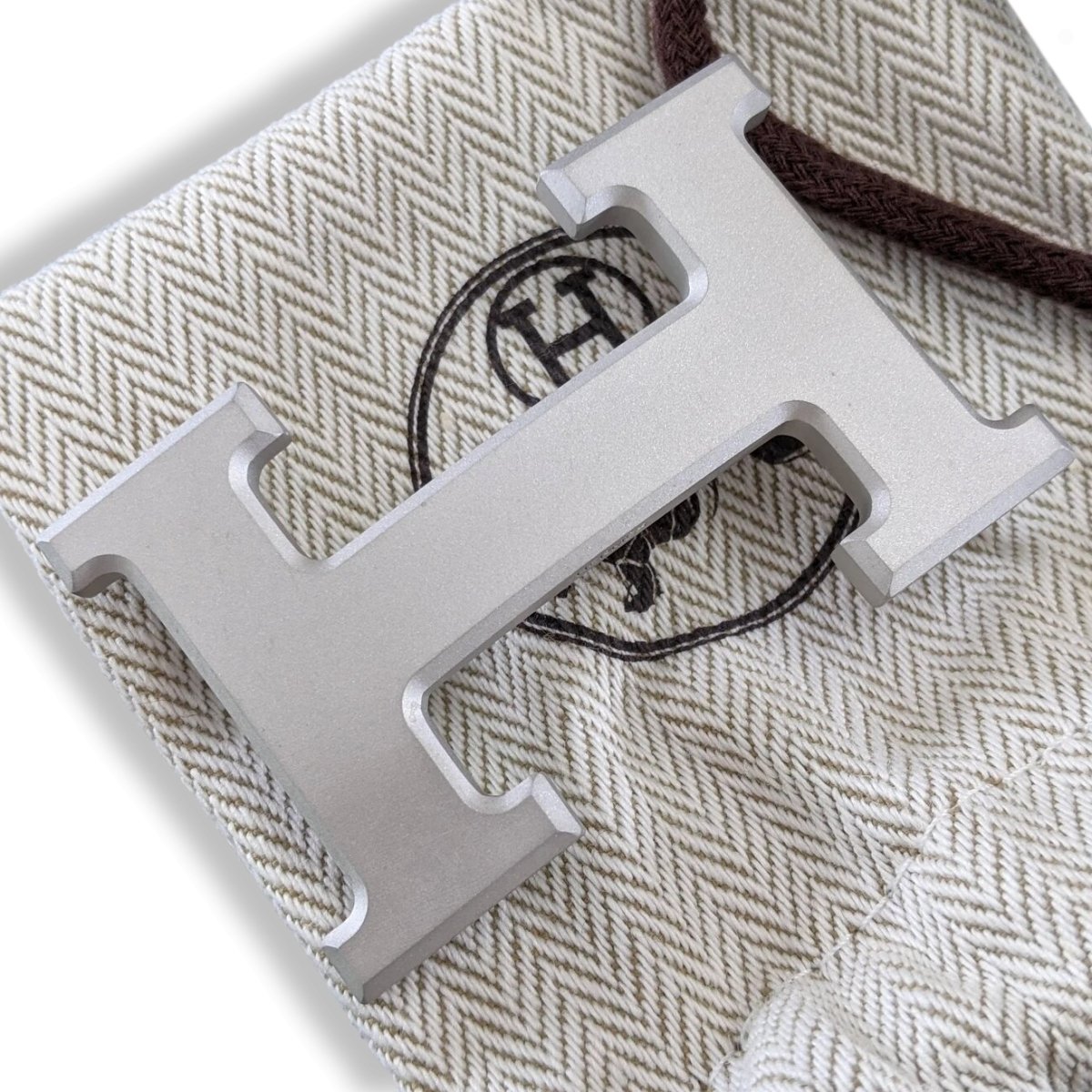 Hermes (3) Matt Silver Buckle of Belt H 32mm, New in Pochette!