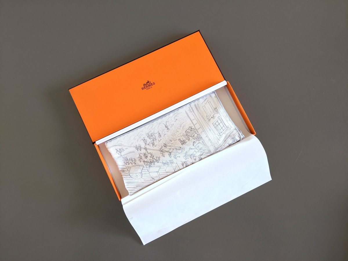 Hermes [40] 2019 White/Grey/Mutli UN JARDIN SUR LE TOIT Gavroche Twill Carre 45 CM, BNWTIB! - poupishop