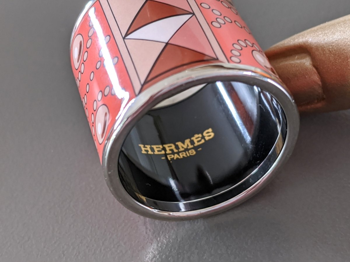 Hermes [72] Coral and Palladium Enamel COLLIER DE CHIEN Scarf Ring, BNWTIB! - poupishop