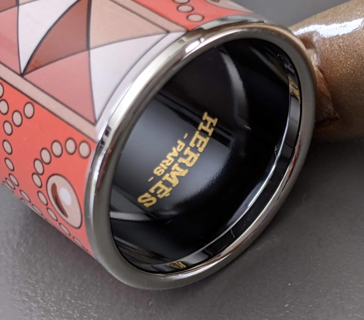 Hermes [72bis] Coral and Palladium Enamel COLLIER DE CHIEN Scarf Ring, New without box! - poupishop