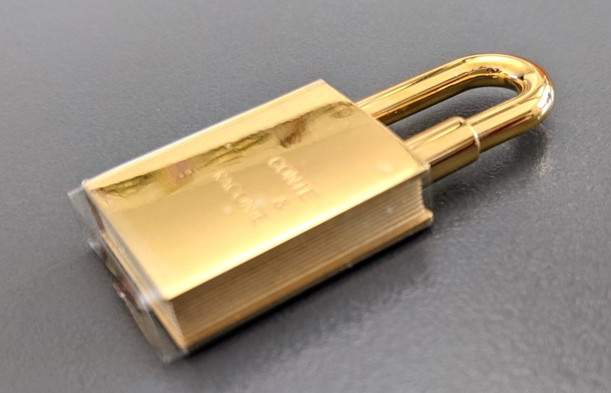 Hermes [77] CONTE ET RACONTE Cadenas Lock Charm GHW, Brand New with Pouch in Box! - poupishop