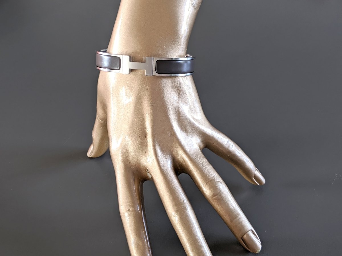 Hermes [84] Etain Mat Enamel & Palladium CLIC CLAC H Narrow Bangle Bracelet Sz L, BNIB! - poupishop