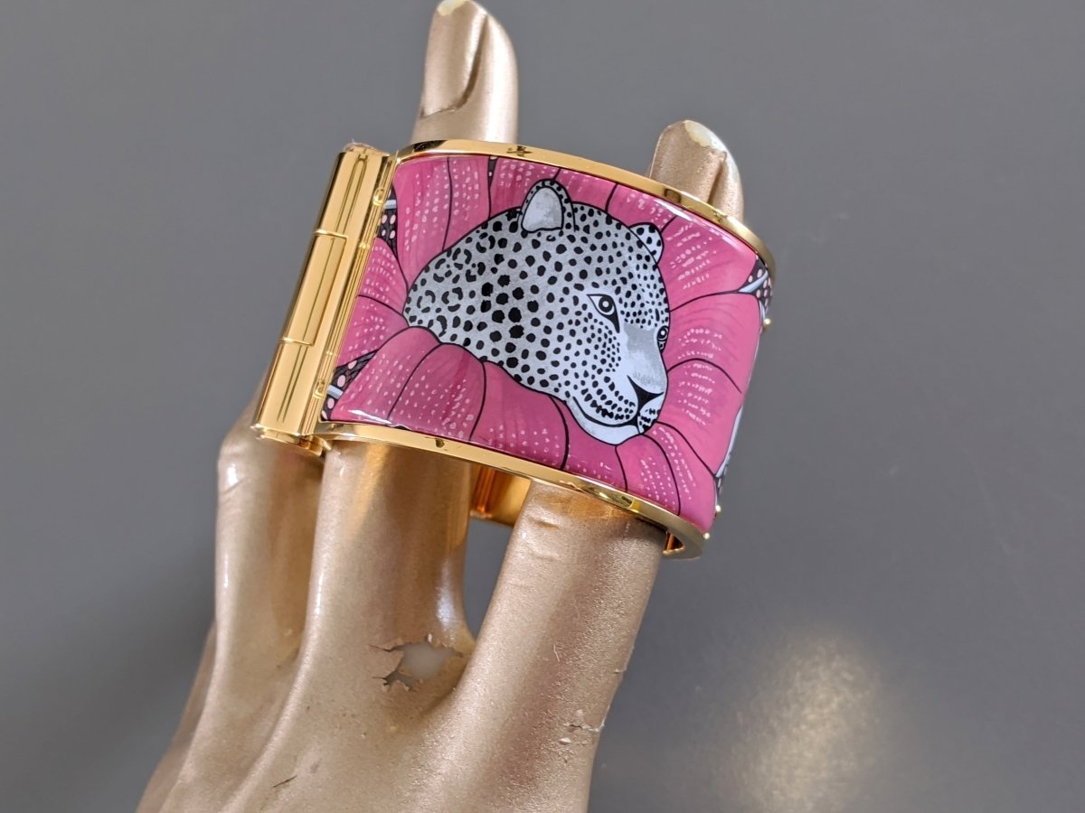 Hermes [92] Faux Grey Enamel/Gold BAOBAB CAT CHARNIERE XL Bangle Bracelet Sz M, BNIB! - poupishop