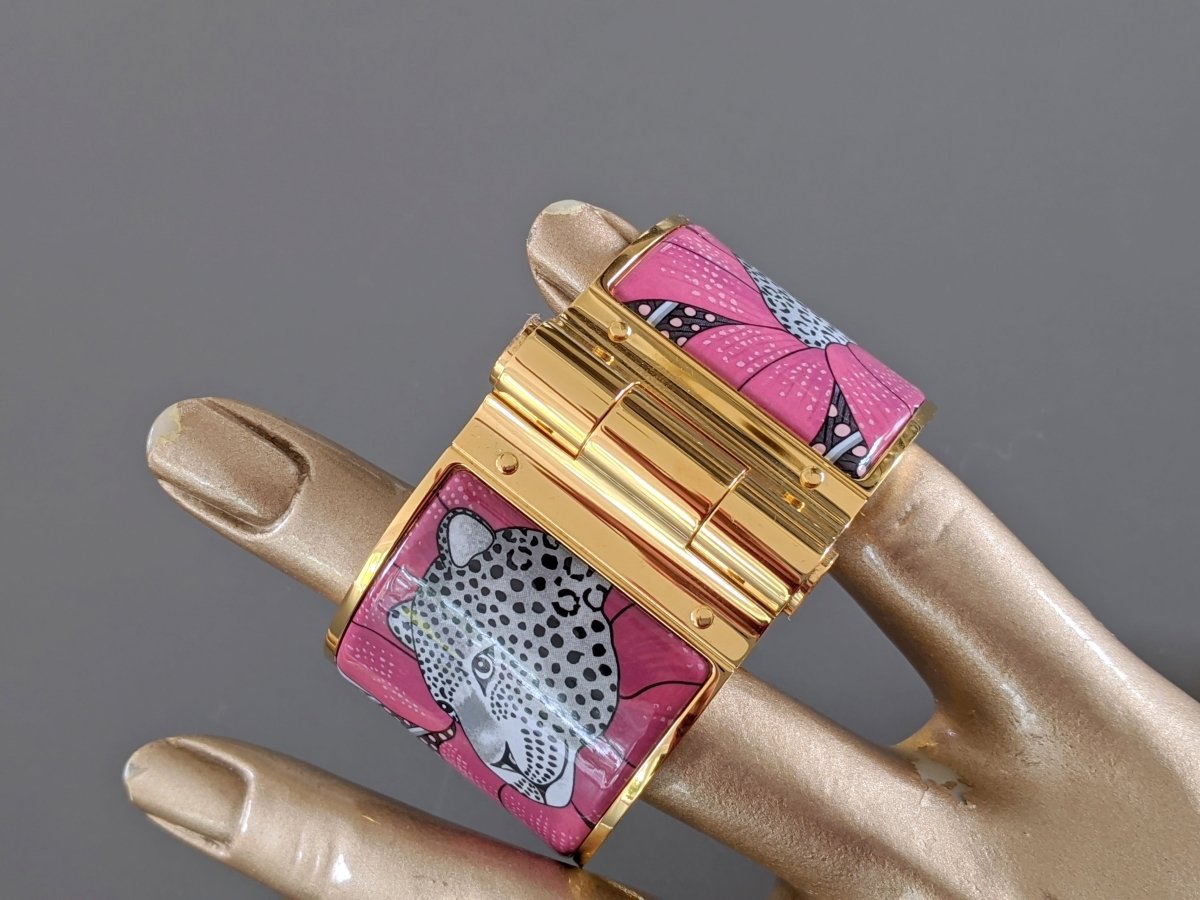 Hermes [92] Faux Grey Enamel/Gold BAOBAB CAT CHARNIERE XL Bangle Bracelet Sz M, BNIB! - poupishop