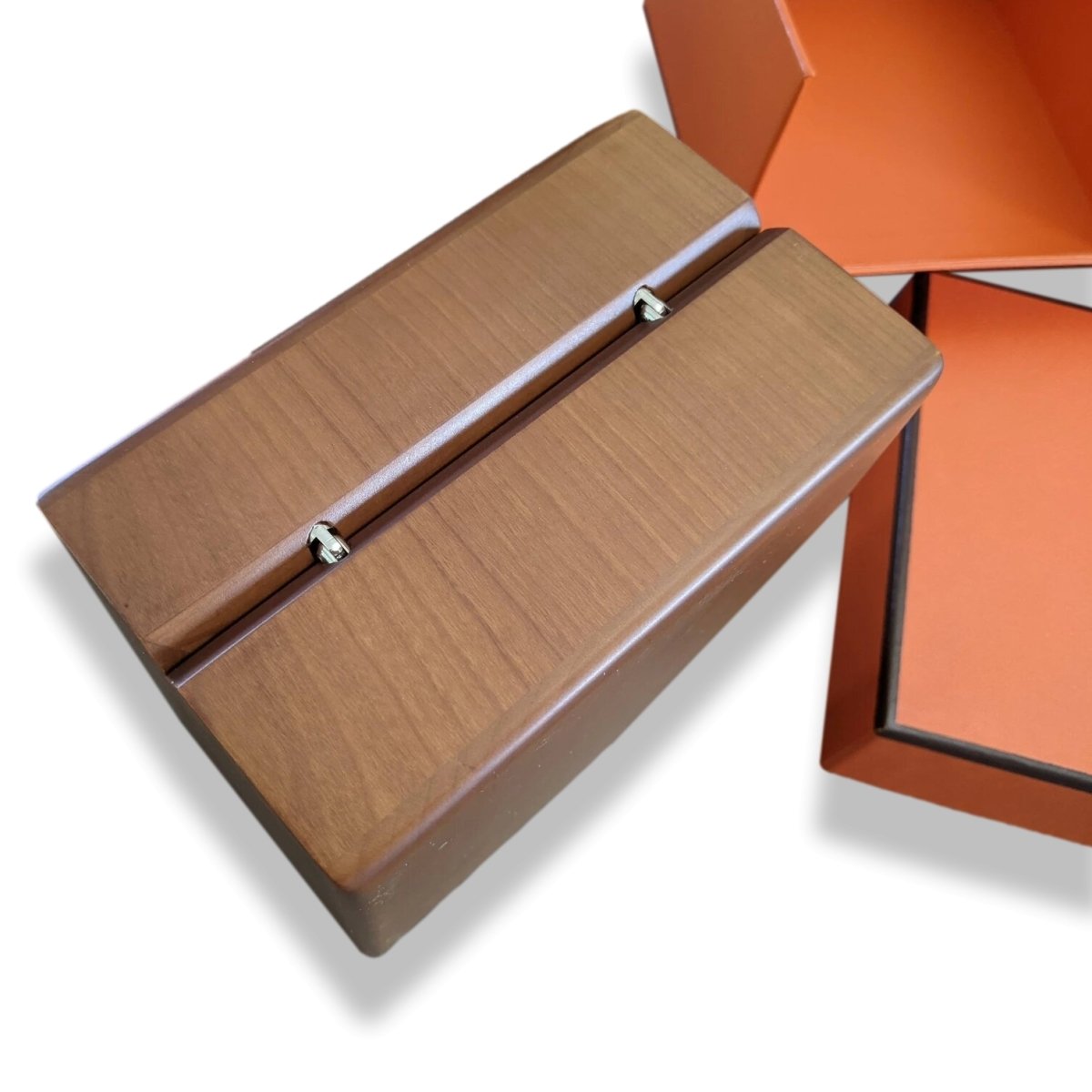 Hermes B03 Luxurious Precious Walnut Wood Watch Box, Impressive Model, New!