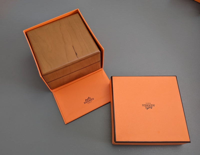 Hermes B03 Luxurious Precious Walnut Wood Watch Box Impressive Model New!