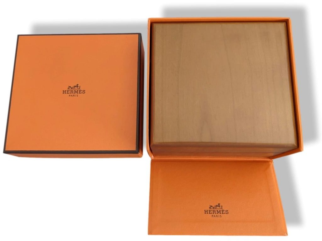 Hermes B03 Luxurious Precious Walnut Wood Watch Box Impressive Model New!