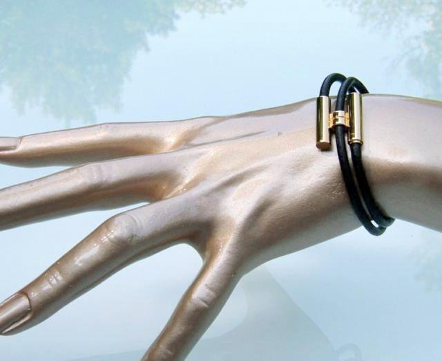 Hermes Black Leather & Plated Gold Unisex Bracelet Tournis, New! - poupishop