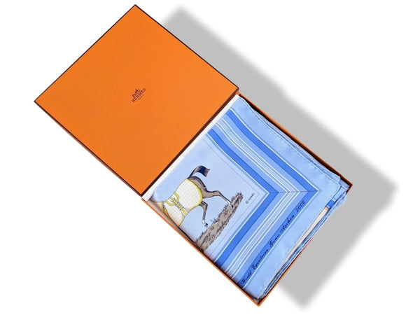 Hermes 2006 Bleu Clair Special Issue World Equistrian Games Aachen - Couvertures et Tenues de Jour Twill 90, Rare in Box!