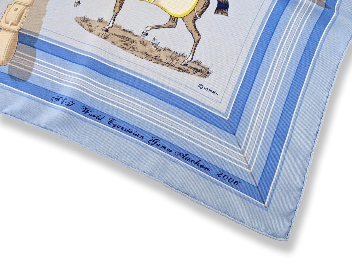 Hermes 2006 Bleu Clair Special Issue World Equistrian Games Aachen - Couvertures et Tenues de Jour Twill 90, Rare in Box!
