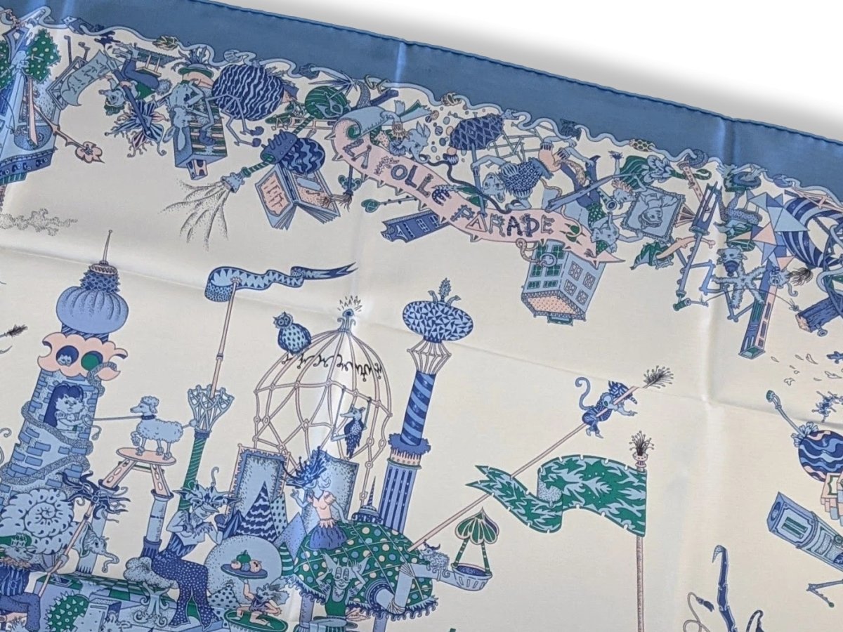 Hermes Bleu Jean/Blanc/Rose LA FOLLE PARADE by Claire Fanjul Twill Carre 90 cm, BNWT!