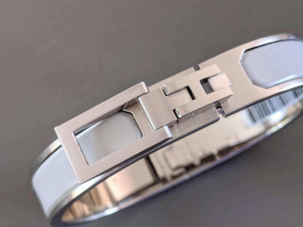 Hermes [BR01] UNISEX Gris Clair Mat Enamel/Brushed Palladium JET EMAIL Narrow Bangle Bracelet Sz T6 New! - poupishop