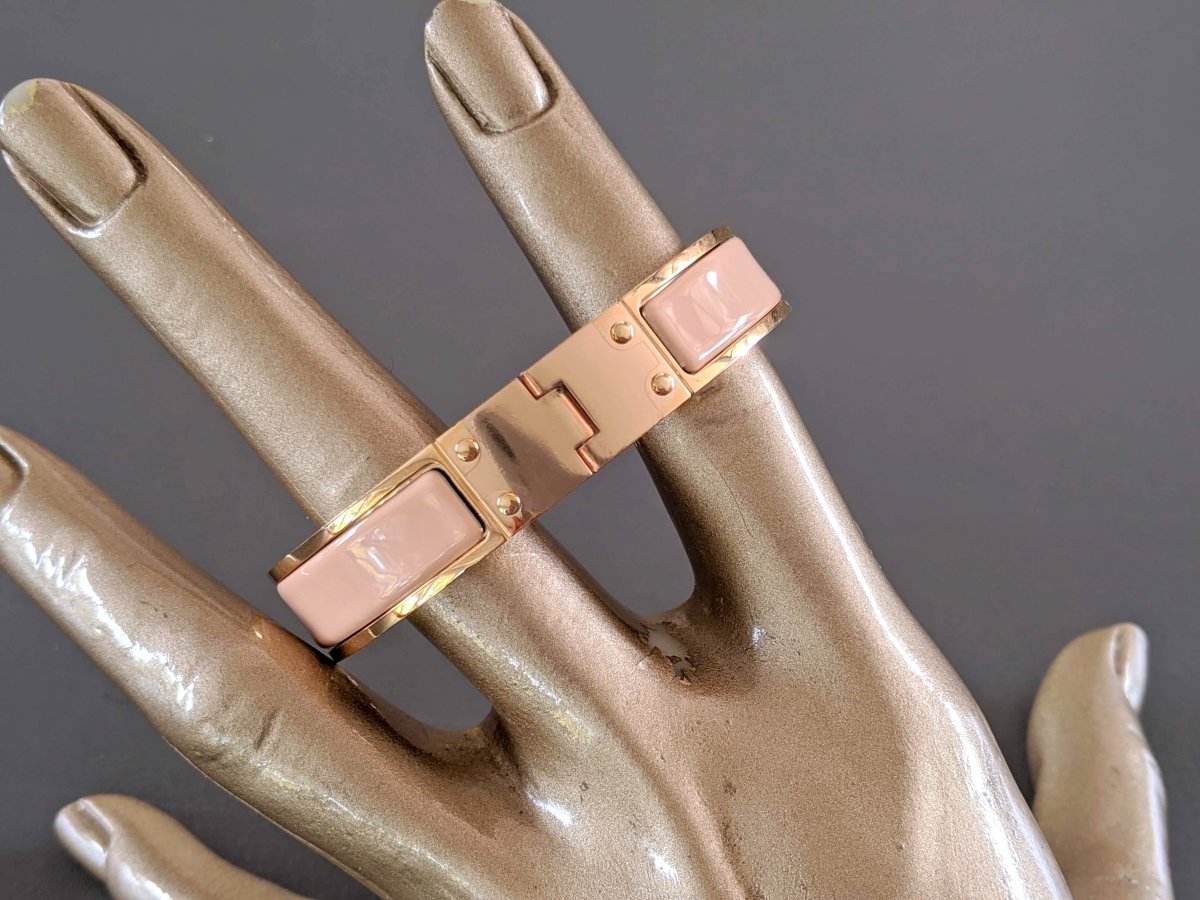Hermes [BR04] Rose Petale Enamel/Or Rose CHARNIERE UNI Fin Narrow Bangle Bracelet Sz S, New! - poupishop