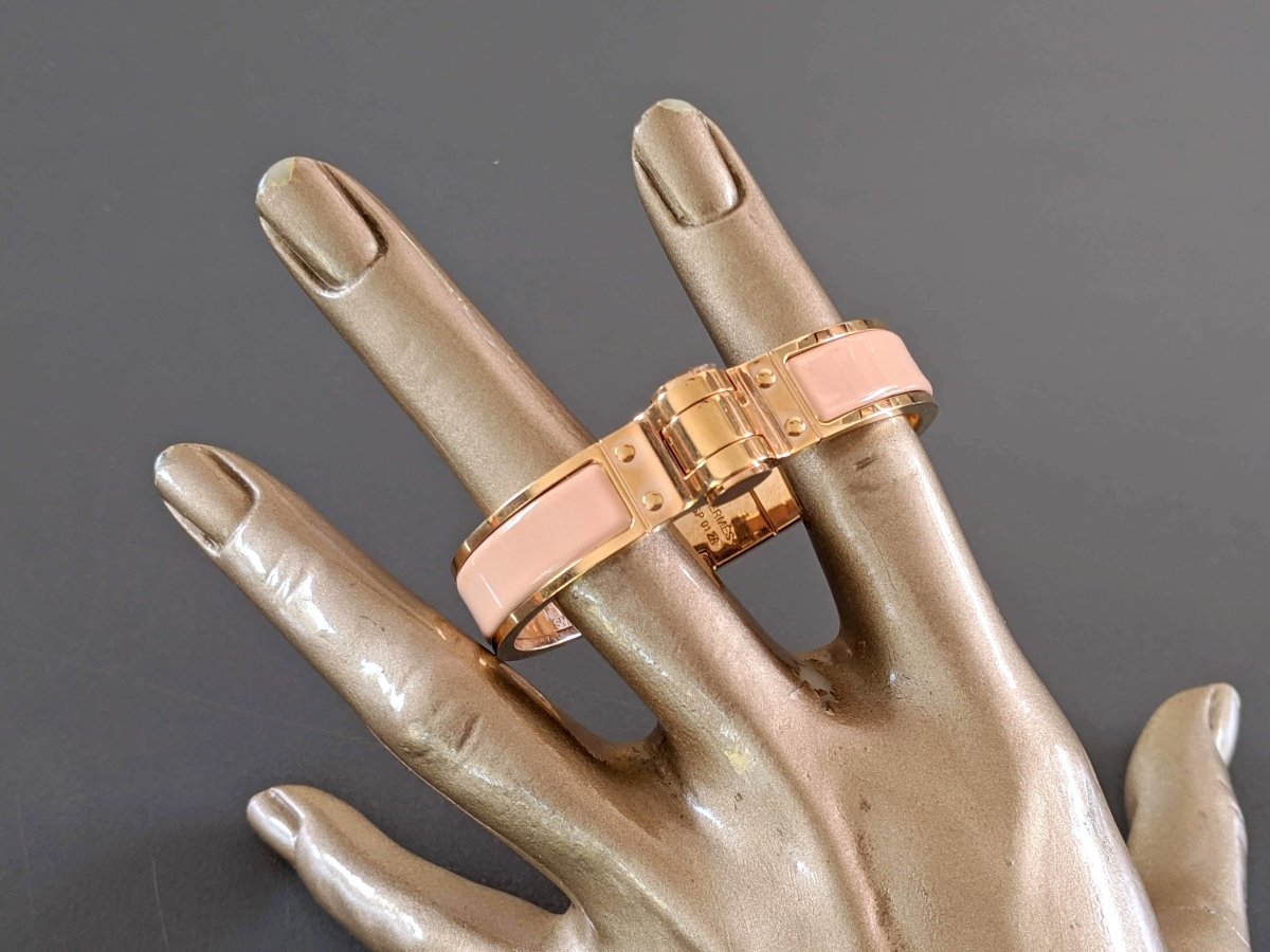 Hermes [BR04] Rose Petale Enamel/Or Rose CHARNIERE UNI Fin Narrow Bangle Bracelet Sz S, New! - poupishop