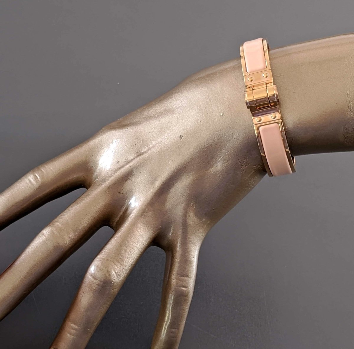 Hermes [BR04] Rose Petale Enamel/Or Rose CHARNIERE UNI Fin Narrow Bangle Bracelet Sz S, New! - poupishop