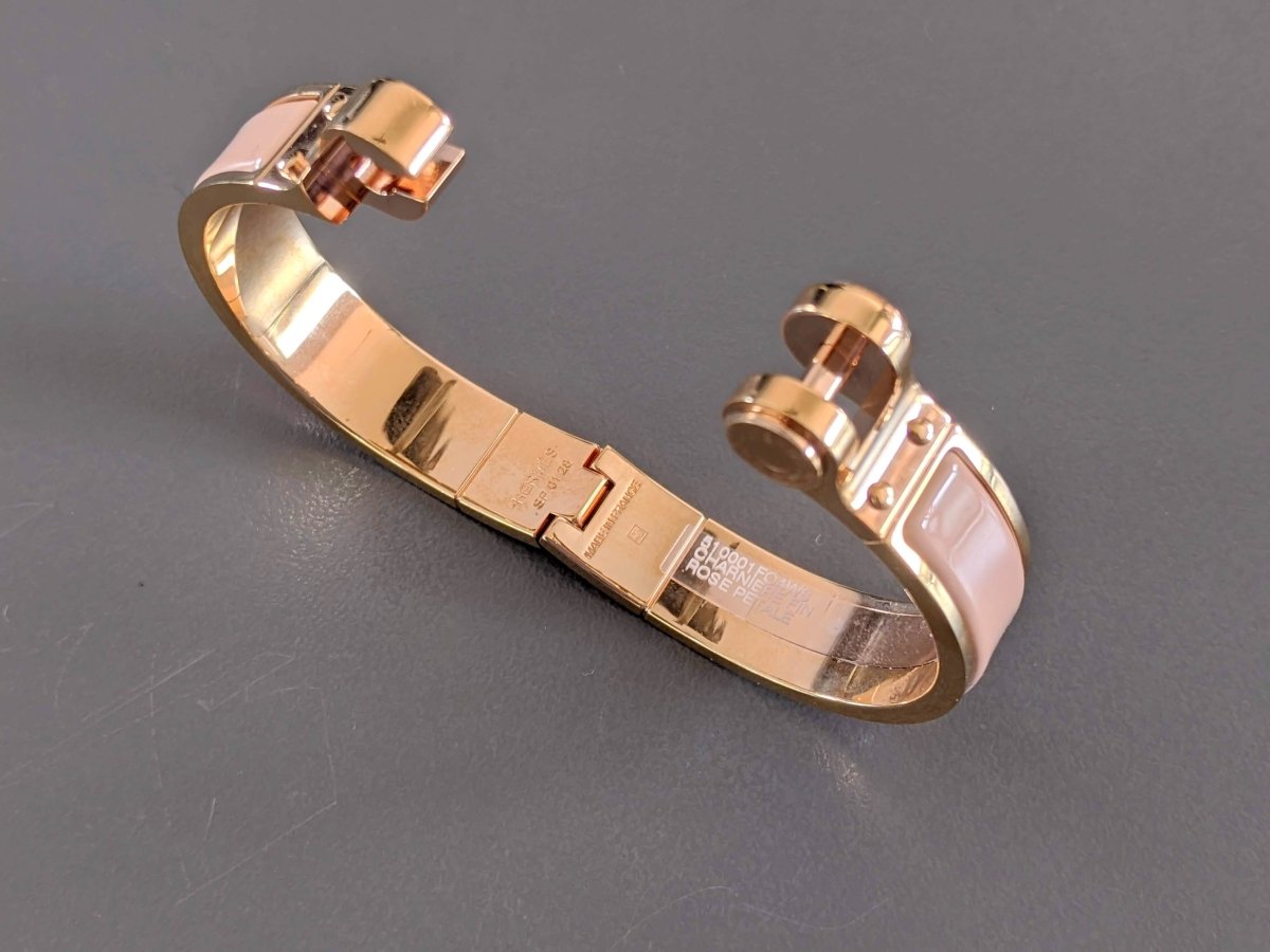 Hermes [BR04] Rose Petale Enamel/Or Rose CHARNIERE UNI Fin Narrow Bangle Bracelet Sz S, New! - poupishop