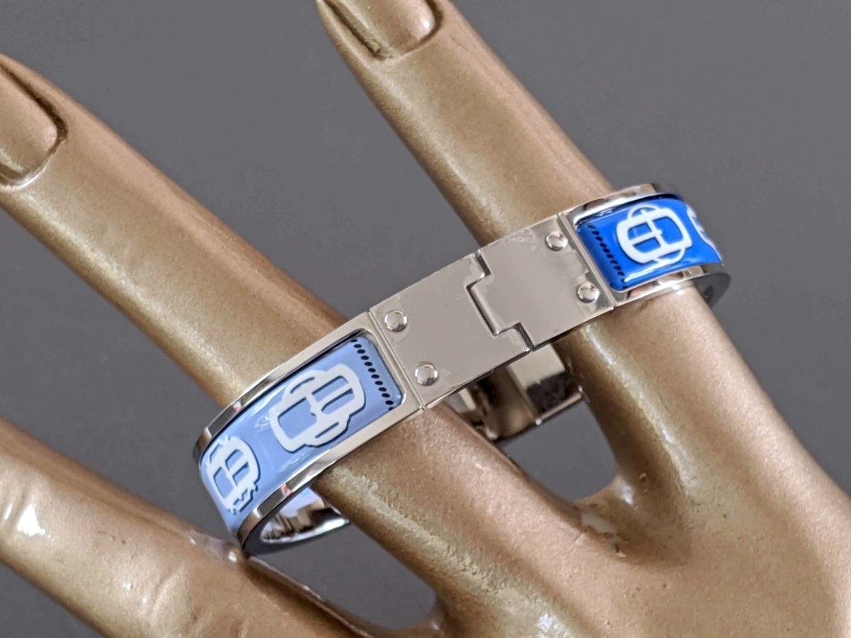 Hermes [BR05] Mediterranee CHARNIERE BOUCLERIE MODERNE Enamel Fin Narrow Bangle Bracelet Sz S, New! - poupishop