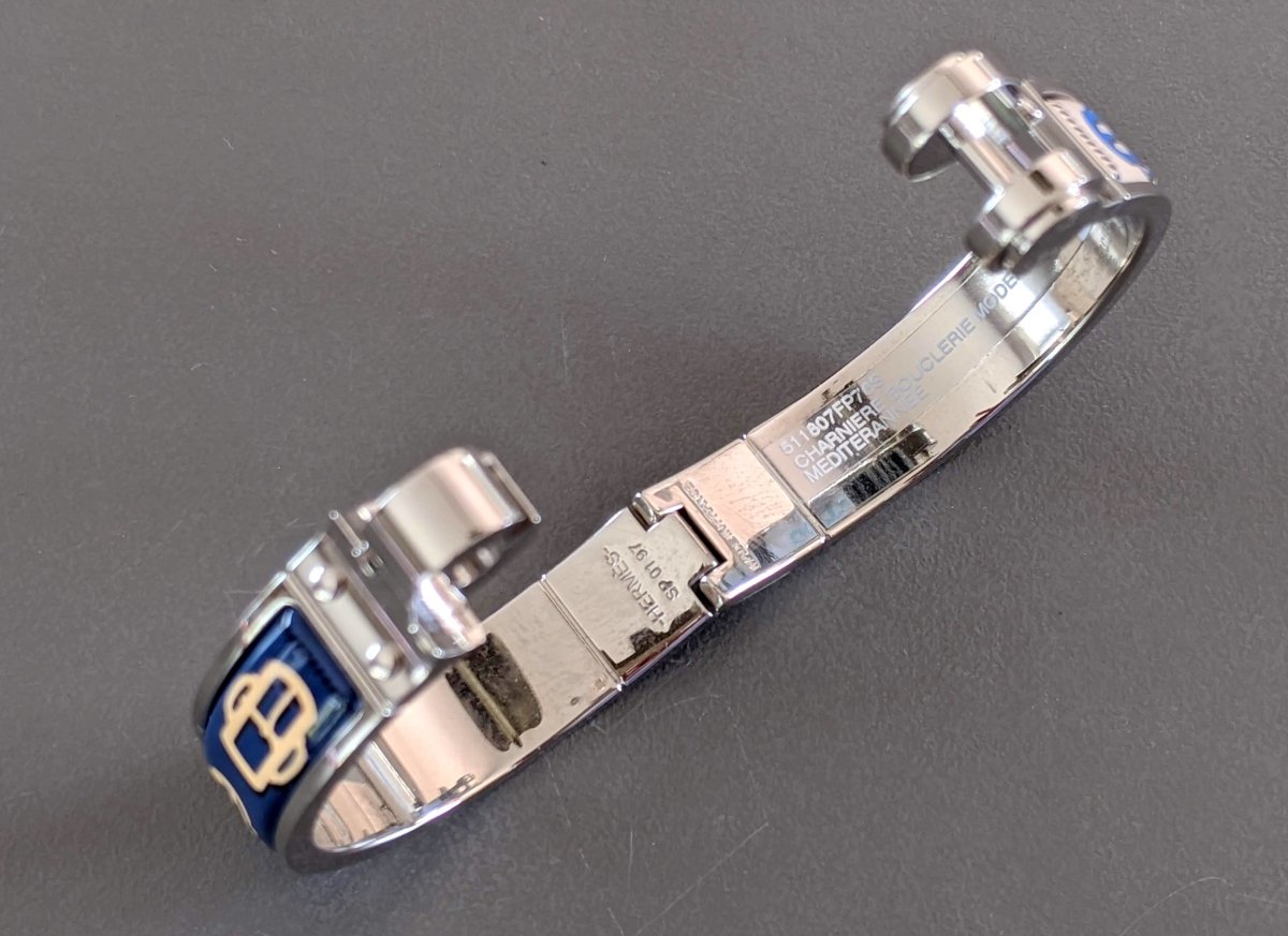 Hermes [BR05] Mediterranee CHARNIERE BOUCLERIE MODERNE Enamel Fin Narrow Bangle Bracelet Sz S, New! - poupishop
