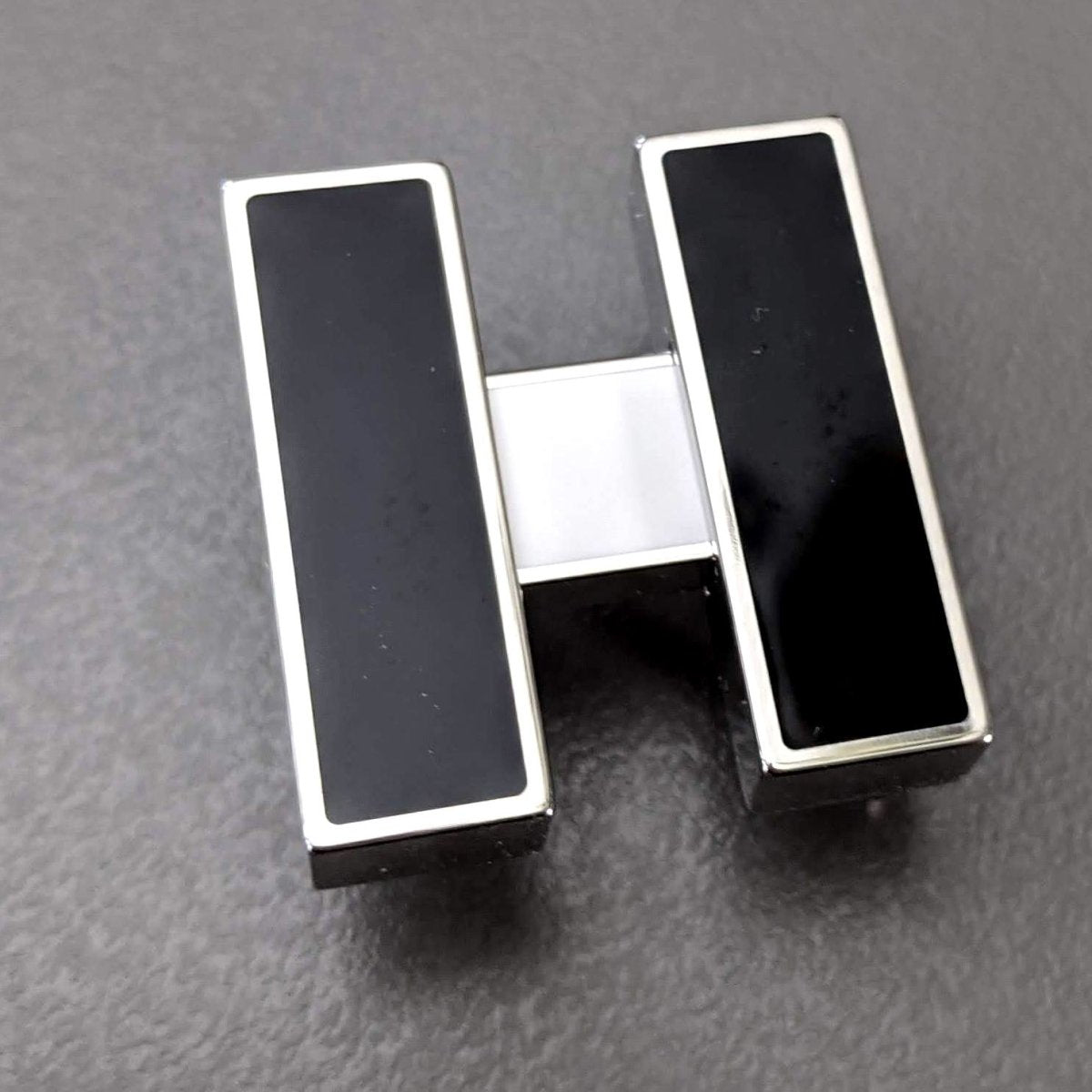 Hermes B/W Enamel RAINBOW H Buckle PM 24 mm, New!