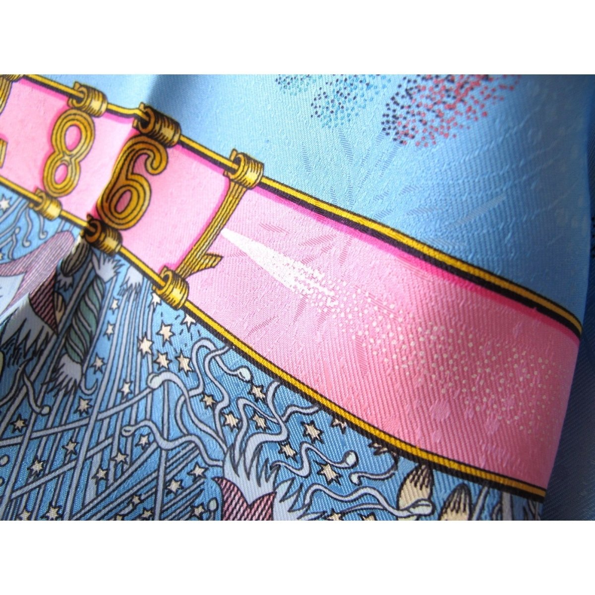 Hermes Celebrating 150 ans Blue Pink Feux d'artifices 1937-1987 by Michel Duchene Matte Blanc Overlay Jacquard Twill 90cm, NIB! - poupishop