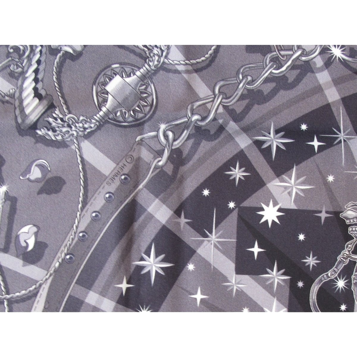 Produits Hermes 2012 Grey "C'est la Fête" by Daisuke Nomura Vintage Silk 70 cm