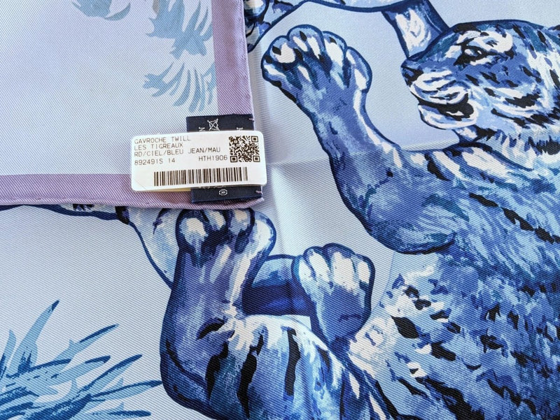 Hermes Ciel/Bleu Jean/Mauve LES TIGREAUX by Robert Dallet Gavroche Pochette Twill 45 cm, BNWT! - poupishop