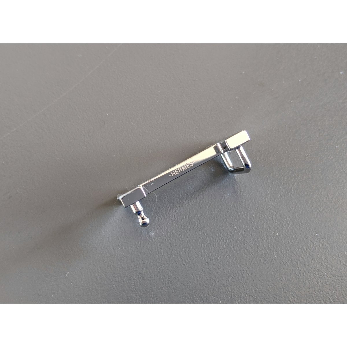Hermes Cute Plated Silver FOCUS Mini Belt Buckle 13 mm, New with Pochette and White Box!! - poupishop