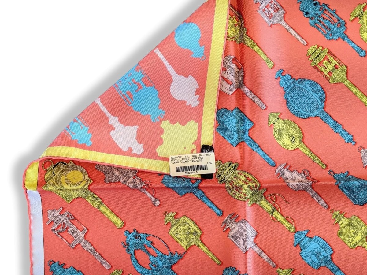 Hermes cw01 Corail/Jaune/Turquoise MERVEILLEUSES LANTERNES Gavroche Twll Silk 45 cm, BNWT!