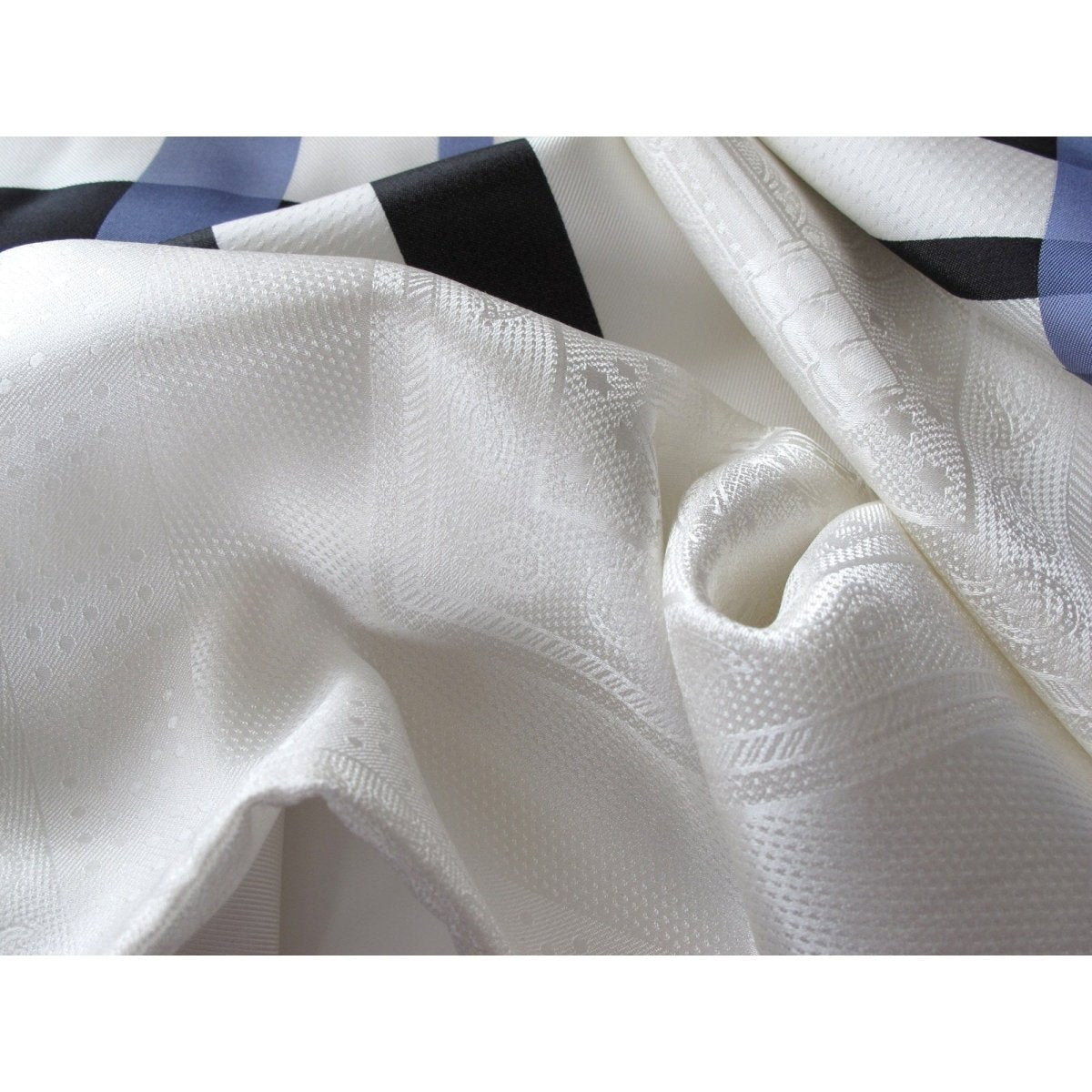 Hermes cw02 Black Ivory Lilac Printed Eperon d'Or Fringed Tuxedo Jacquard Silk Stole, NIB! - poupishop