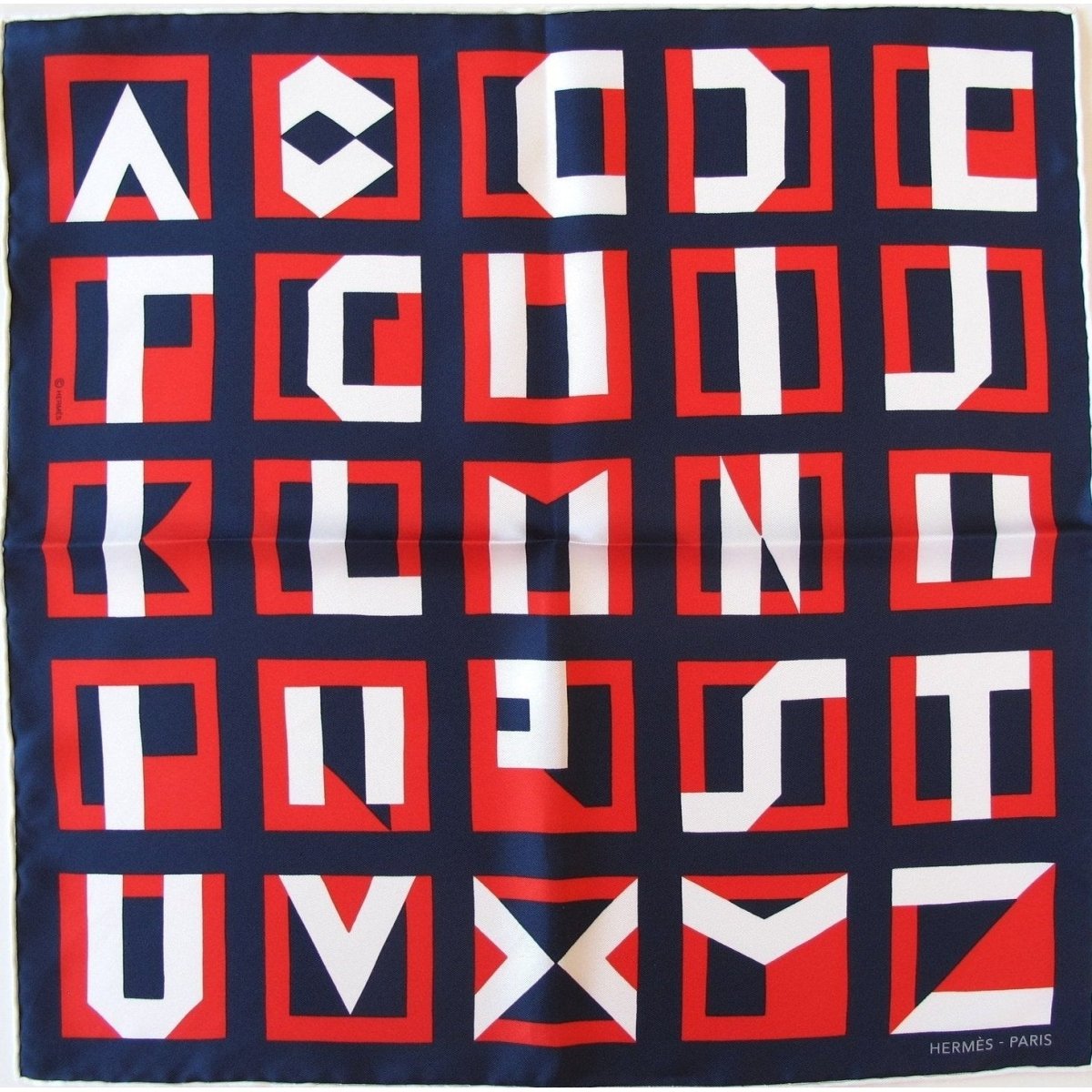 Hermes cw04 White Navy Red Lettres au Carre Twill Gavroche 42cm, NIB! - poupishop