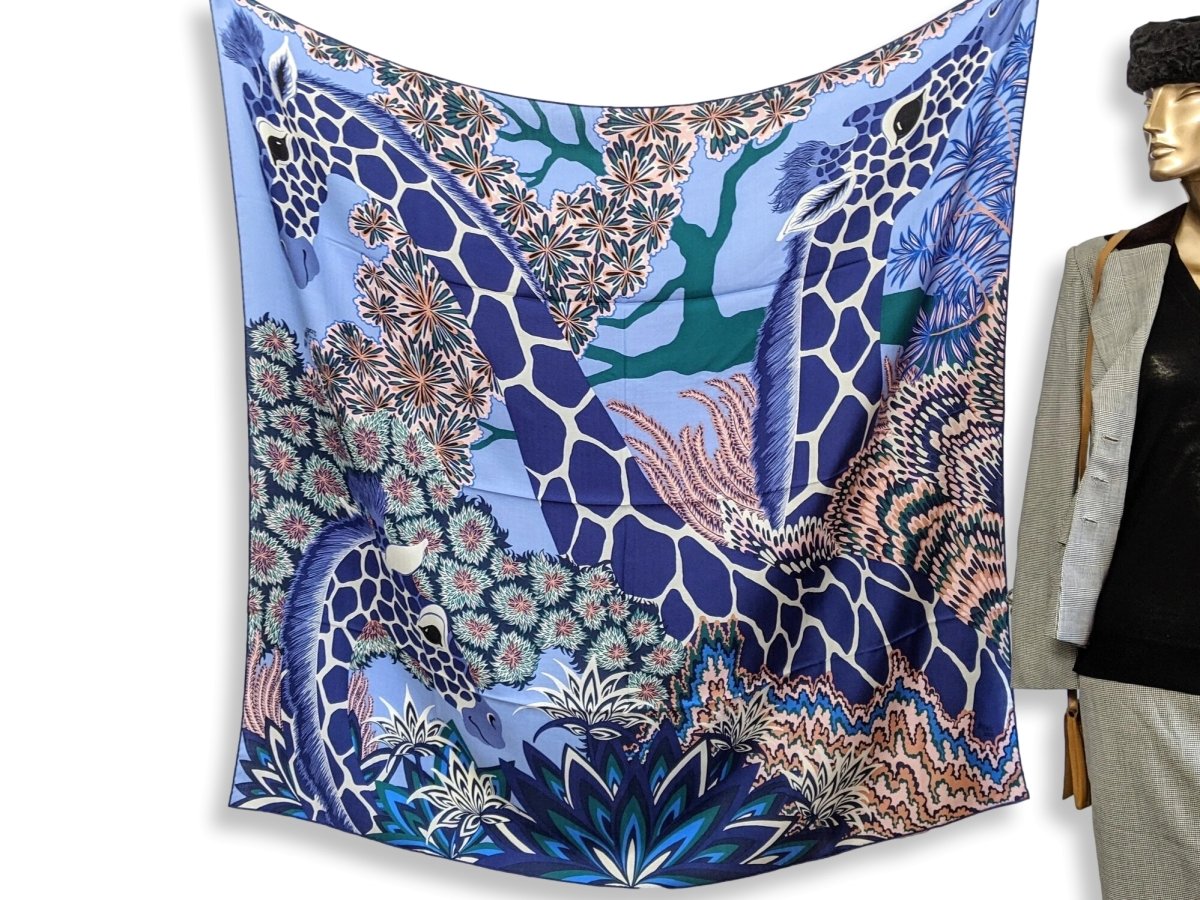 Hermes cw08 Lavande/Indigo/Vert Girafes THE THREE GRACES by Alice Shirley Cashmere Shawl 140, BNWTIB! - poupishop