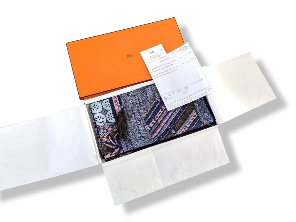 Hermes cw15 2019 Marine/Rose Vif/Bleu Jean ACTE III, SCENE I, LA CLAIRIERE by Edouard Baribeaud Cashmere Shawl 140, BNWTIB! - poupishop