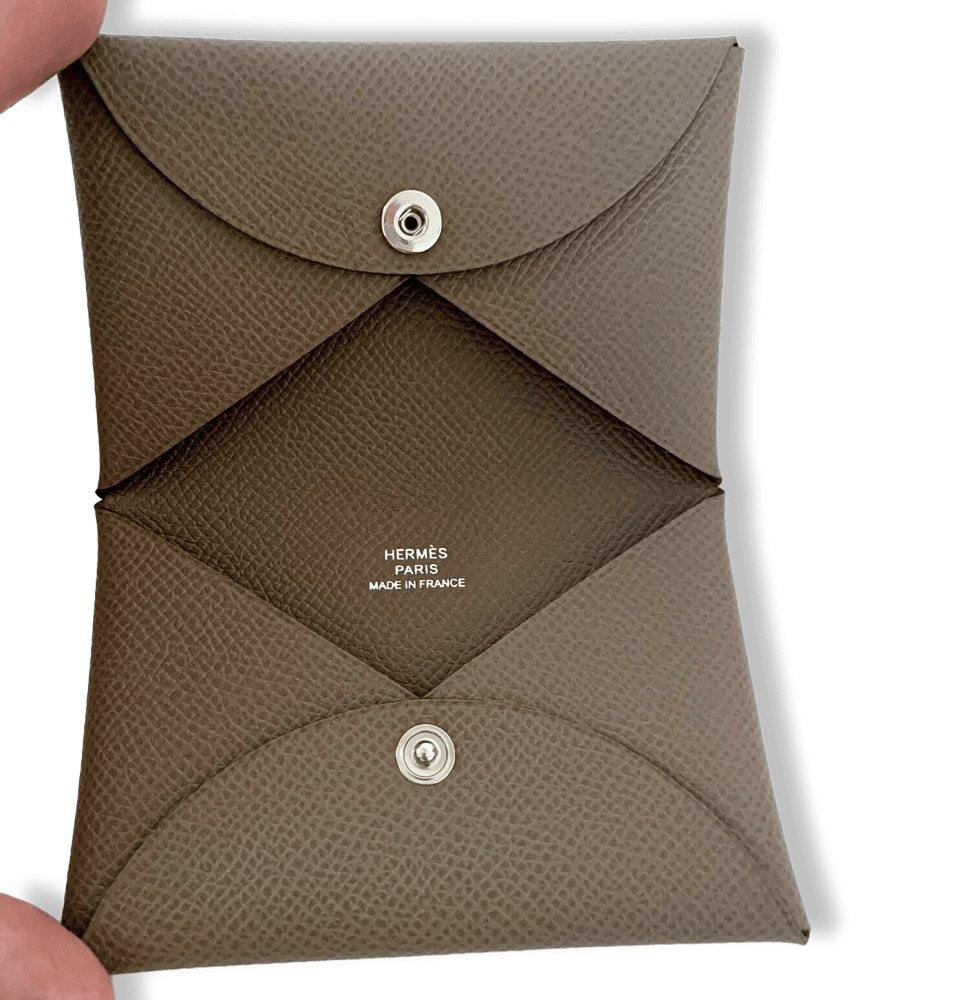 Hermes Etoupe in Epsom Calfskin Card Holder CALVI, New in Box! - poupishop